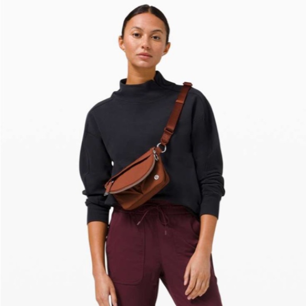 Lululemon All Night Festival Bag Micro in dark terracotta